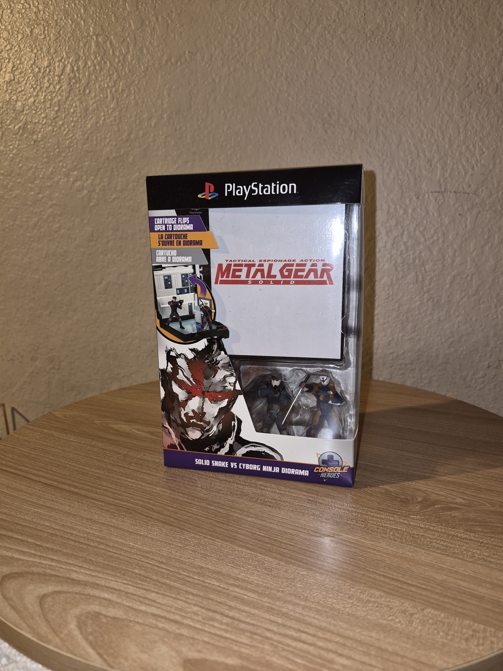 Console Heroes Metal Gear Solid Solid Snake Vs. Cyborg Ninja Diorama Brand New